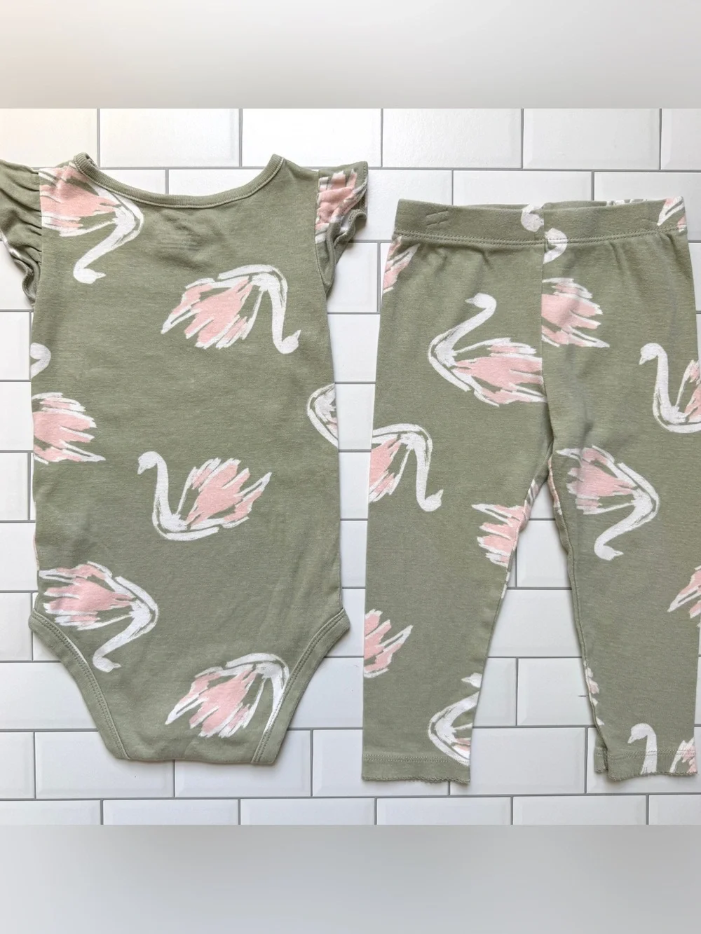 24M🦢 Carter’s Swan Print Sage Green & Pink Ruffle Sleeve Short Sleeve Bodysuit - Picture 2 of 10